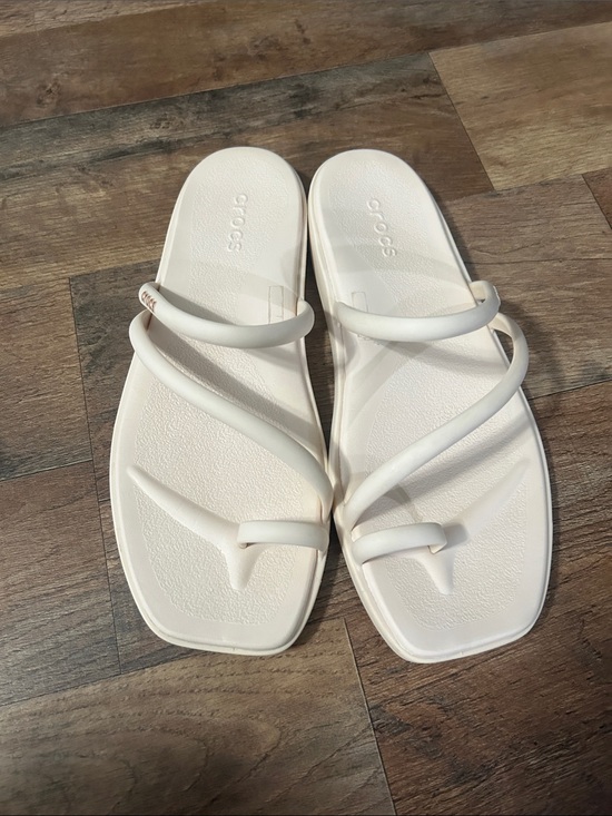 CROCS Shoes - CROCS Women’s Ivory Strappy Toe-Ring Slide Sandals